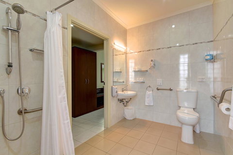 Strath Motel - Go Out 12