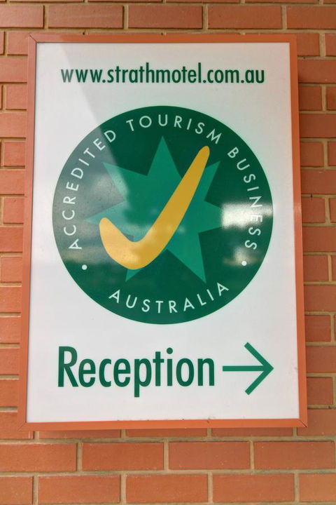 Strath Motel - Go Out 11