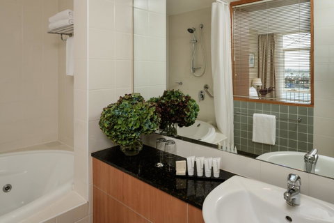 Rydges Newcastle - Go Out 15
