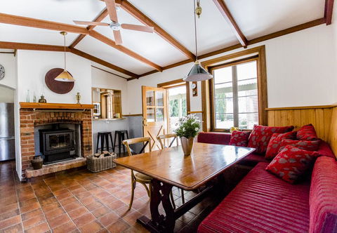 Grand Cru Estate Homestead - Pubs and Clubs 3