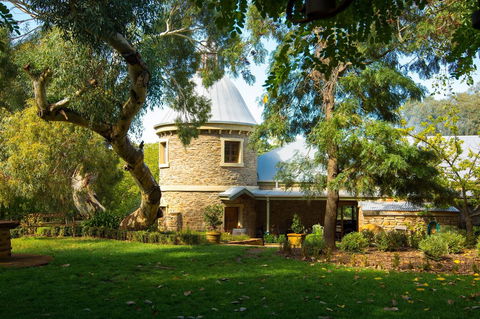 Grand Cru Estate Homestead - Pubs and Clubs 11