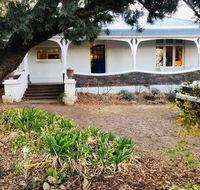 Belmore Cottage - Pubs and Clubs