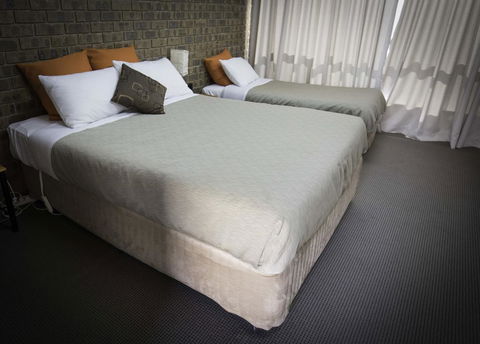 Mannum Motel - Pubs and Clubs 4