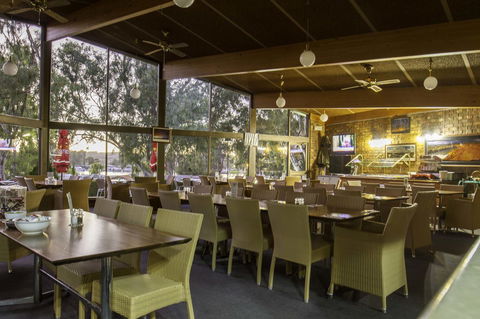 Mannum Motel - Pubs and Clubs 10