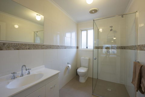 Flinders Bush Retreats - Pubs and Clubs 19