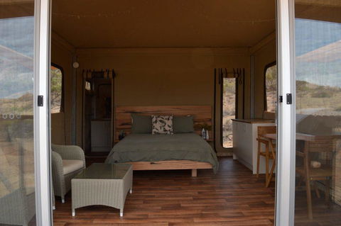 Flinders Bush Retreats - Pubs and Clubs 6