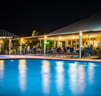 Exmouth Escape Resort - Pubs and Clubs
