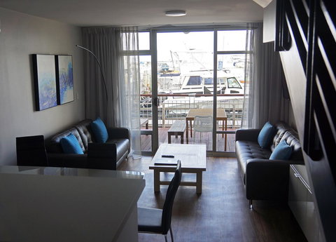 Oceanside 23 - Pubs and Clubs 7