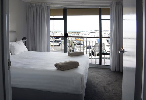 Oceanside 23 - Pubs and Clubs 3