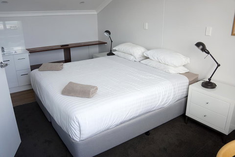 Oceanside 23 - Pubs and Clubs 9