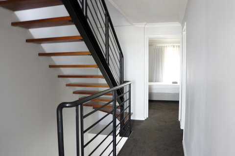 Oceanside 23 - Pubs and Clubs 17