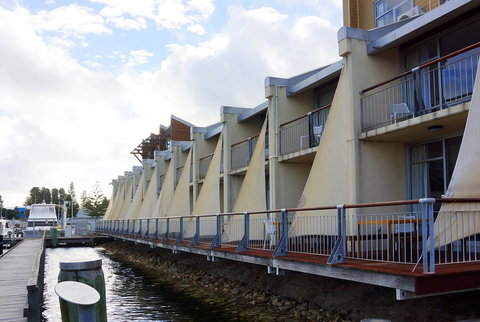 Oceanside 23 - Pubs and Clubs 22