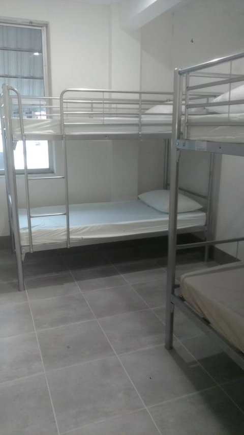 Perth City Backpackers Hostel - Note - Valid Passport Required To Check In - Pubs and Clubs 21
