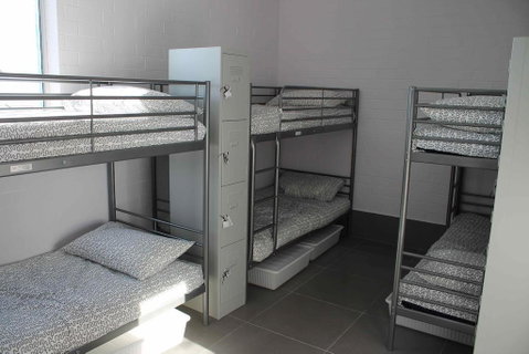 Perth City Backpackers Hostel - Note - Valid Passport Required To Check In - Pubs and Clubs 0