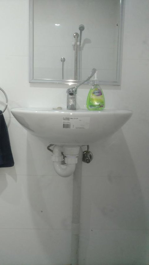 Perth City Backpackers Hostel - Note - Valid Passport Required To Check In - Pubs and Clubs 17
