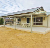 Kanga Cottage - Pubs and Clubs