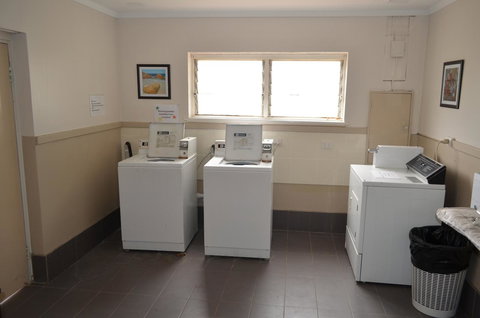 Country Comfort Amity Motel - Pubs and Clubs 14