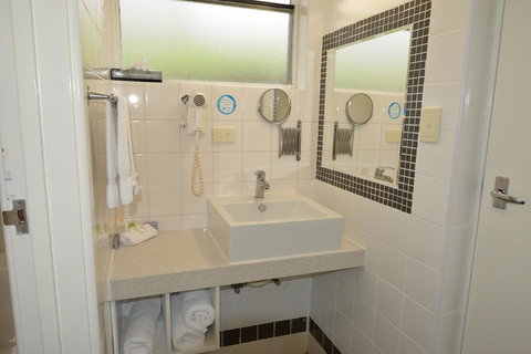 Country Comfort Amity Motel - Pubs and Clubs 23