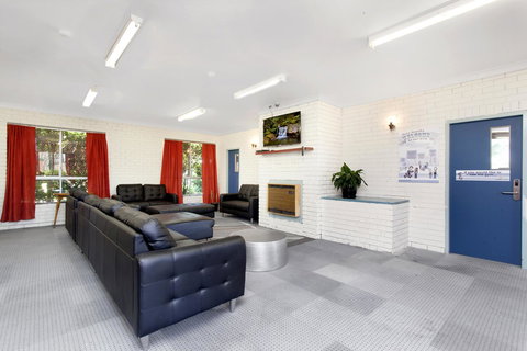 Armidale Tourist Park - Go Out 26