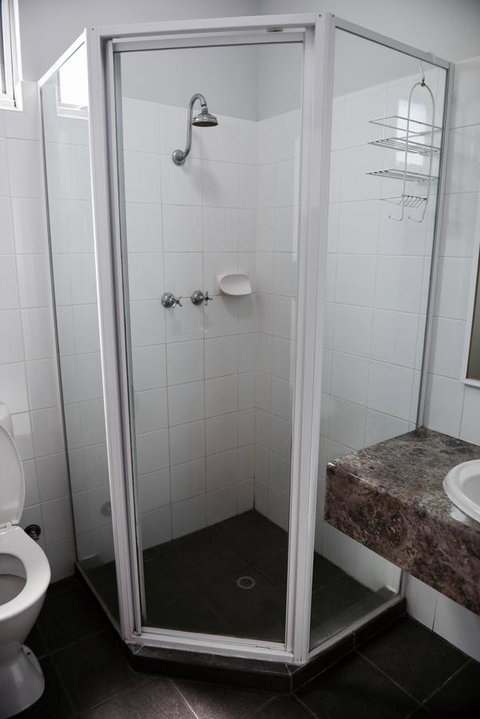 The Emperors Crown Hostel - Pubs and Clubs 30