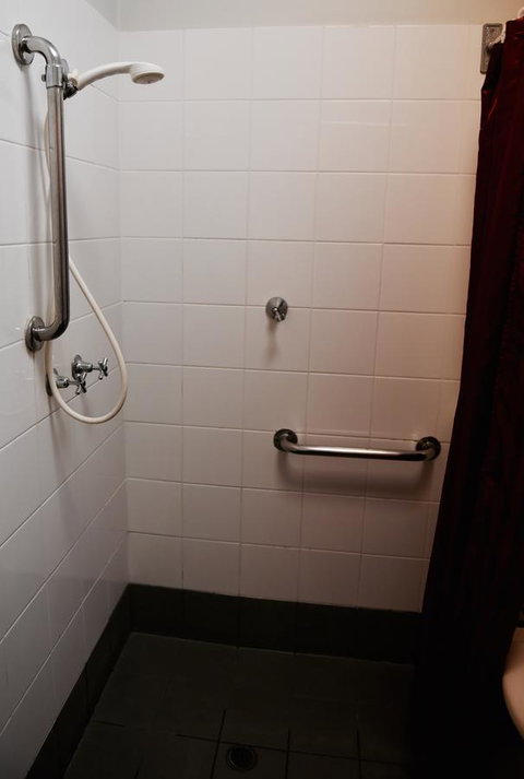 The Emperors Crown Hostel - Pubs and Clubs 37