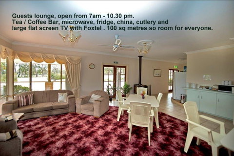 Rayanne Homestead - Pubs and Clubs 8