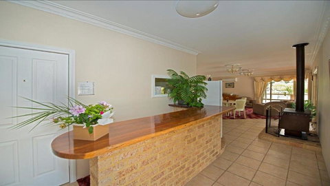 Rayanne Homestead - Pubs and Clubs 7