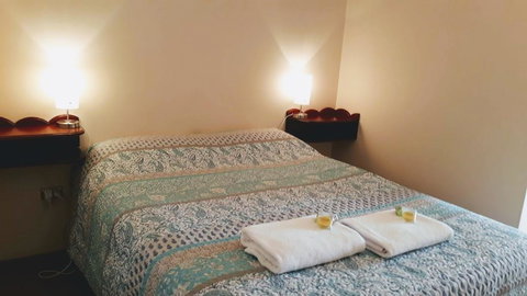 Rayanne Homestead - Pubs and Clubs 4