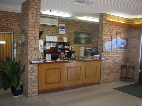 Carnarvon Motel - Pubs and Clubs 40