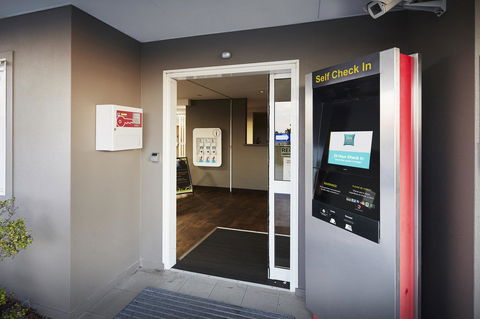 Ibis Budget Perth Airport - Pubs and Clubs 5