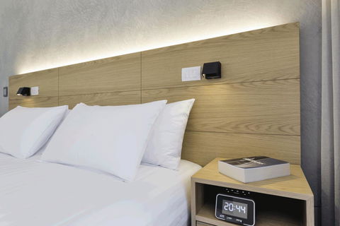 Maya Maya At Mandoon Estate - Pubs and Clubs 38