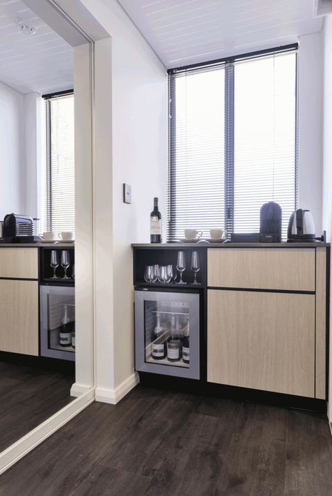 Maya Maya At Mandoon Estate - Pubs and Clubs 36