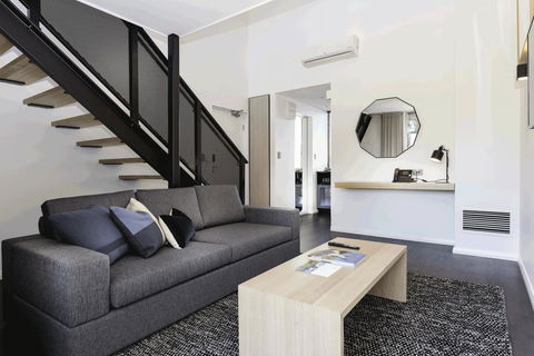 Maya Maya At Mandoon Estate - Pubs and Clubs 14