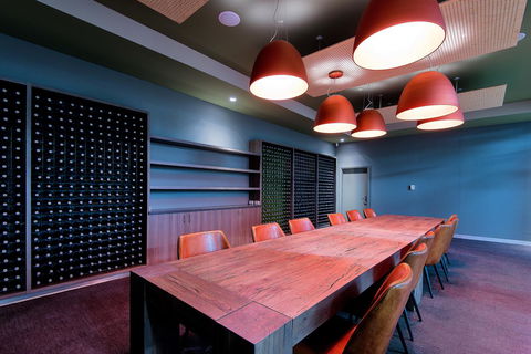 Maya Maya At Mandoon Estate - Pubs and Clubs 42