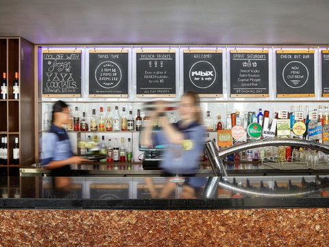 Ibis Perth - Pubs and Clubs 39