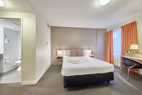 Ibis Perth - Pubs and Clubs 4