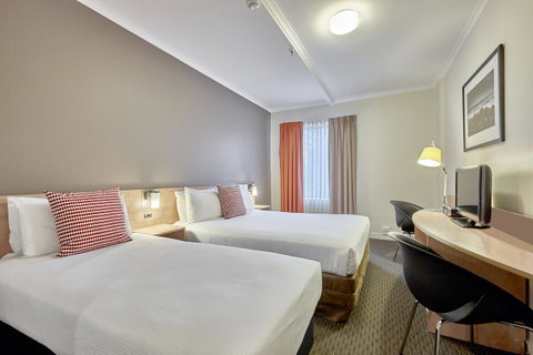 Ibis Perth - Pubs and Clubs 7
