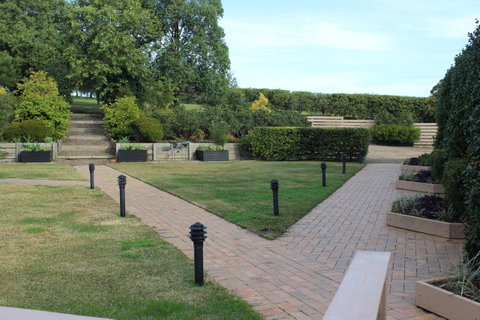 Grapevines Boutique Accommodation - Pubs and Clubs 16