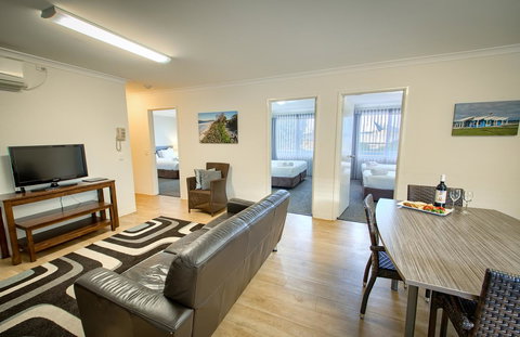 Albany Motel & Apartments - Go Out 4