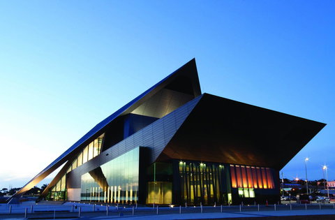 Albany Motel & Apartments - Go Out 20