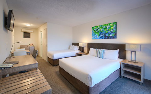 Albany Motel & Apartments - Go Out 9