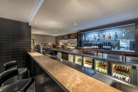 Oaks Perth Hotel - Pubs and Clubs 25