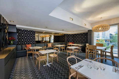 Oaks Perth Hotel - Pubs and Clubs 42