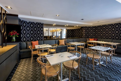 Oaks Perth Hotel - Pubs and Clubs 35