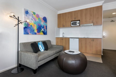 Oaks Perth Hotel - Pubs and Clubs 5