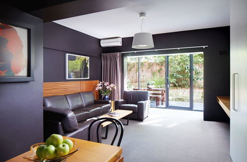 Riverview On Mount Street - Go Out 28