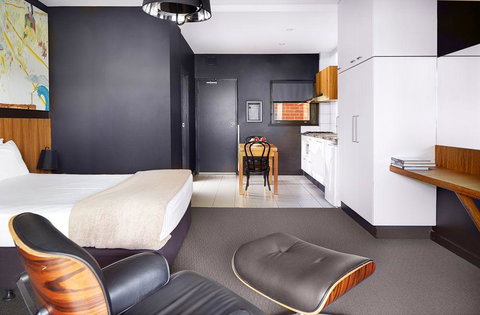 Riverview On Mount Street - Go Out 34