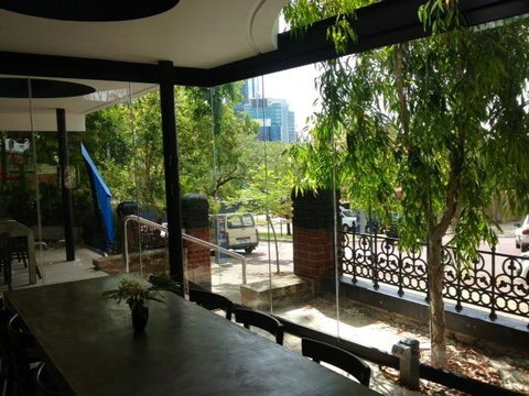 Riverview On Mount Street - Go Out 11