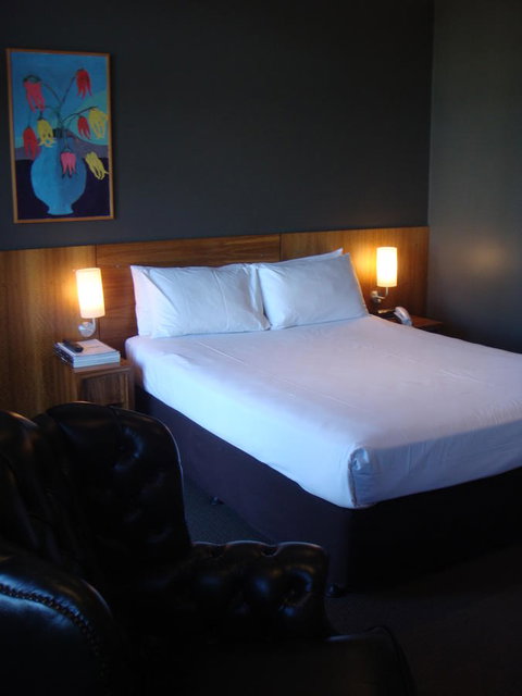 Riverview On Mount Street - Go Out 1