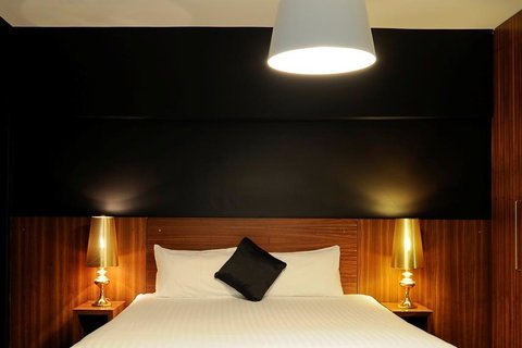 Riverview On Mount Street - Go Out 22